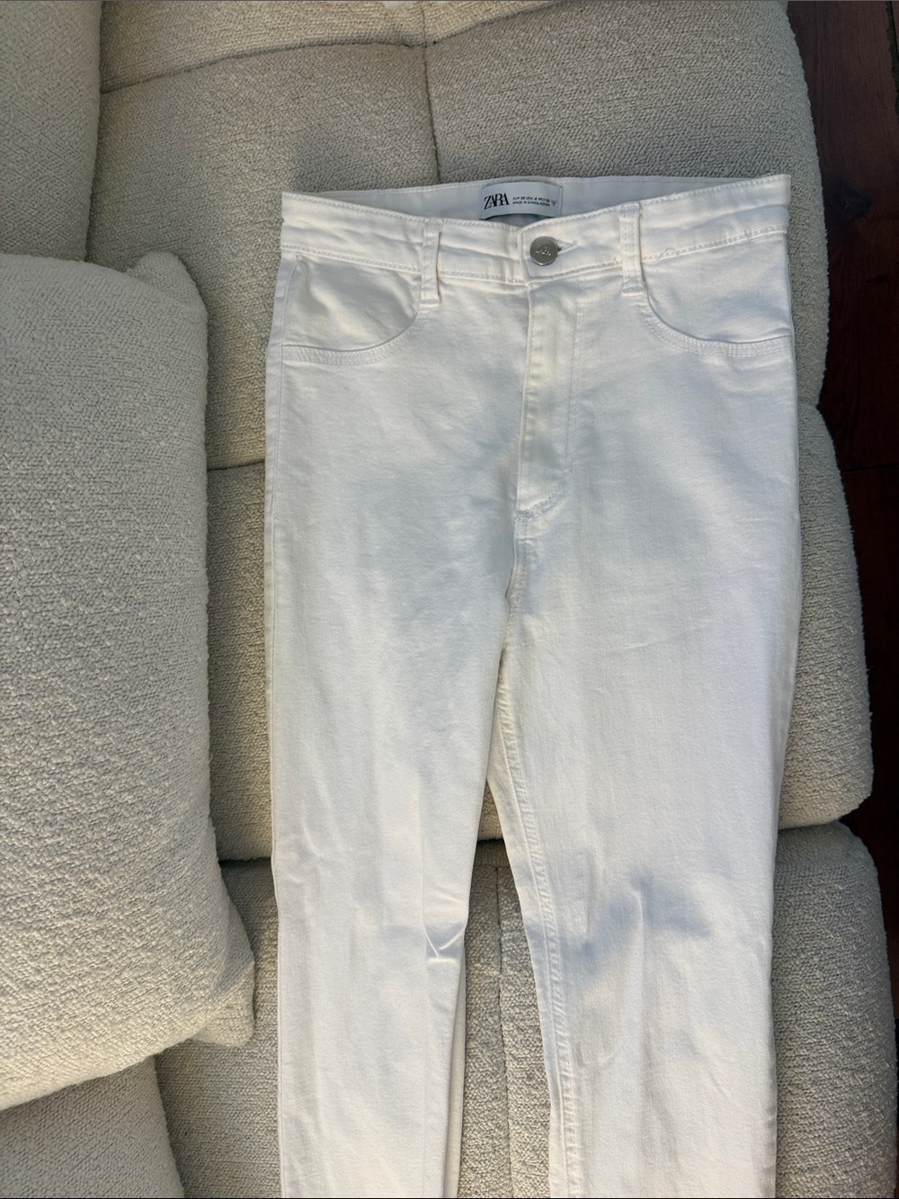Zara White Skinny Jeans — Classic High-Rise